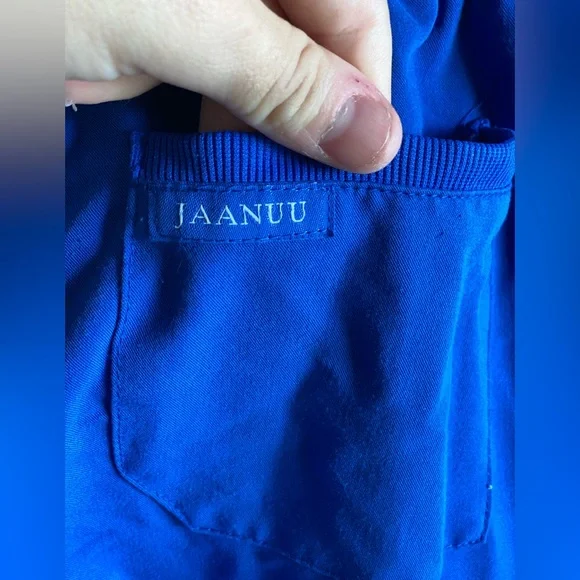 Jaanuu 4-Pocket Relaxed Essential Scrub Pants - Picture 5 of 6